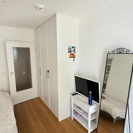 Bright With Private Terrace Near Nymphenburg Castle *