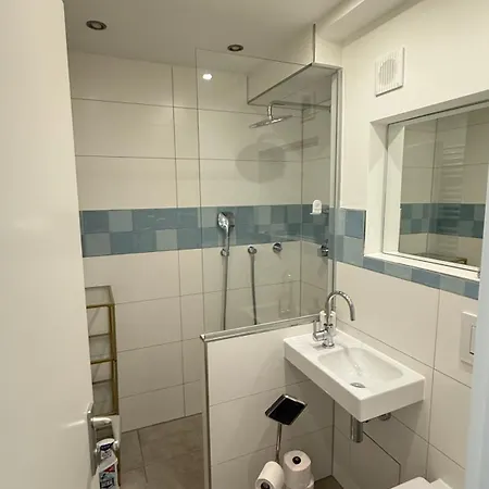 Bright With Private Terrace Near Nymphenburg Castle *